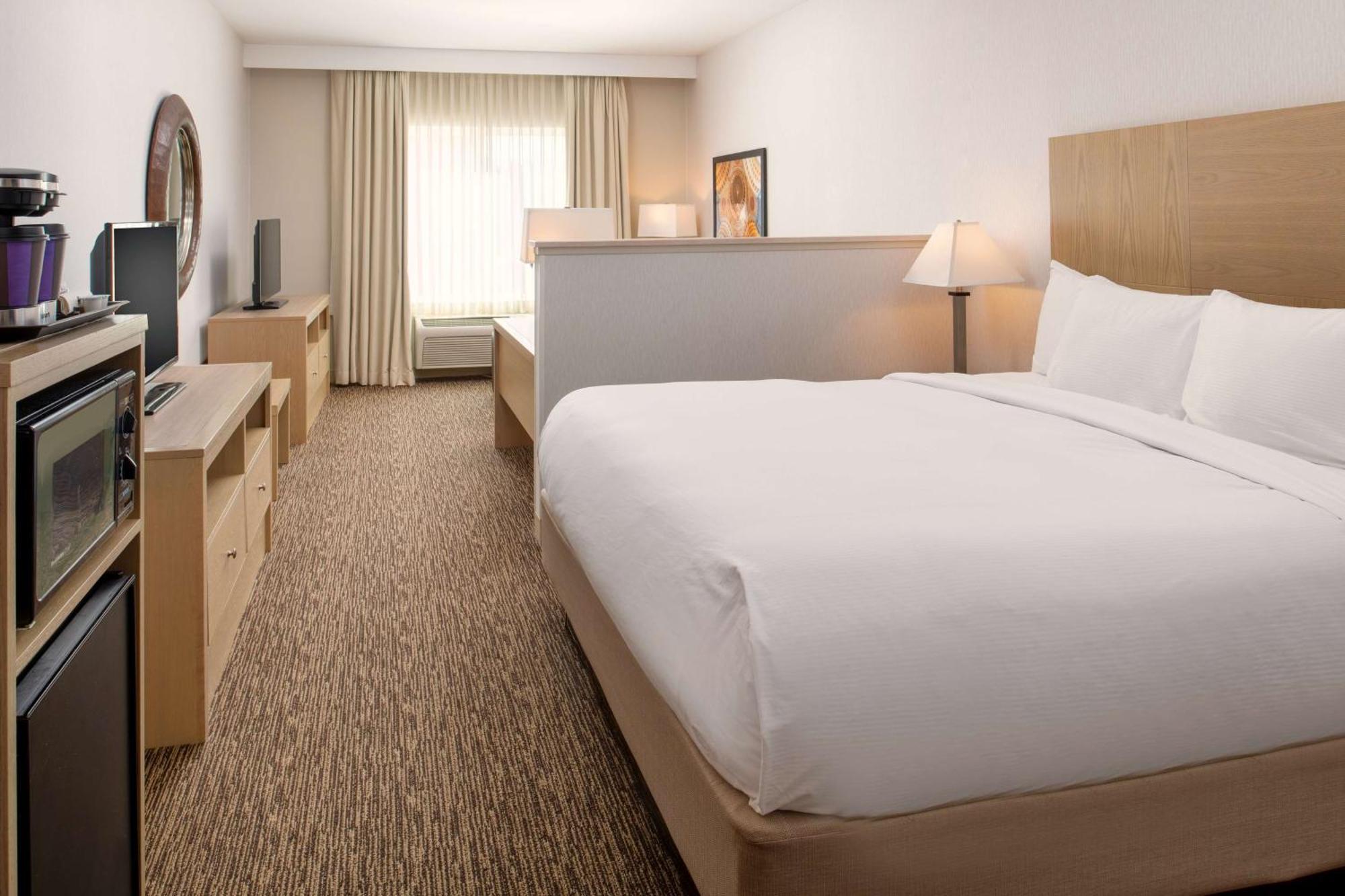 Doubletree By Hilton Olympia Hotel Bagian luar foto