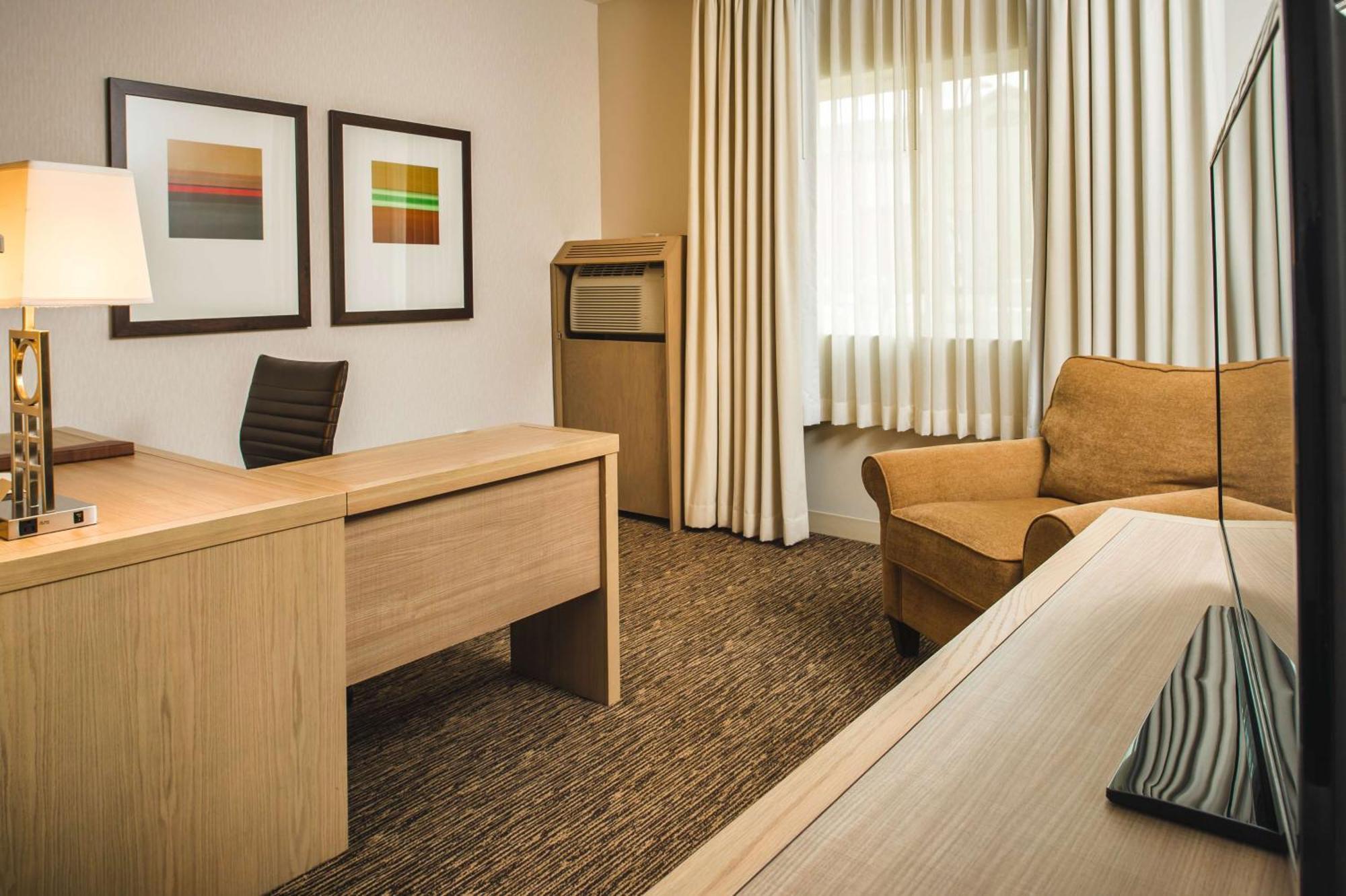 Doubletree By Hilton Olympia Hotel Bagian luar foto