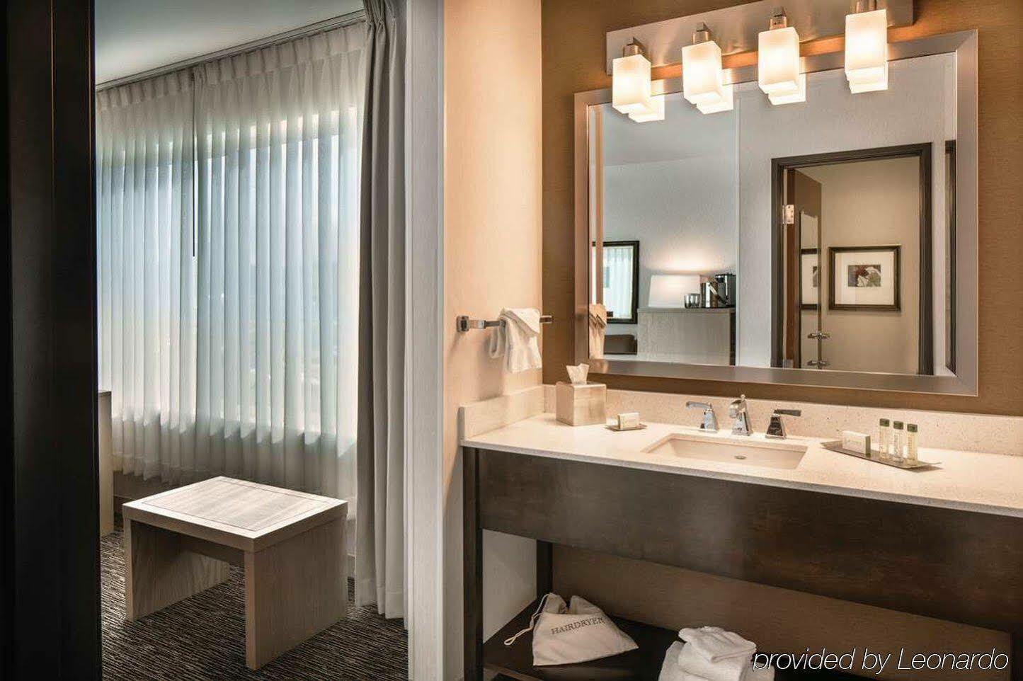 Doubletree By Hilton Olympia Hotel Bagian luar foto